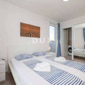 PRIVLAKA - VILLA, MORE, BAZEN, ROOFTOOP JACUZZI,TOP LOKACIJA -PRILIKA!