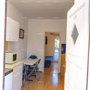 Prizemni apartman s lođom i bazenom. Medulin.