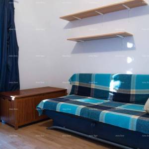 Prizemni apartman s lođom i bazenom. Medulin.