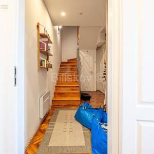 Prodaja, Donji grad, 4-soban stan, 3 apartmana, parking