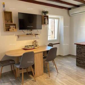 Prodaja dva stana s konobom, Rovinj!