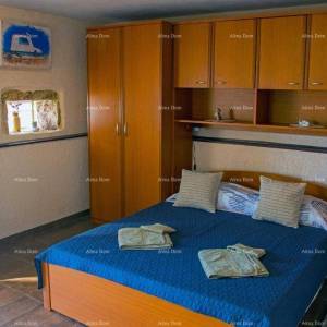 Prodaja- dvije kuće na odličnoj lokaciji s pogledom na more – Medulin, Vinkuran!