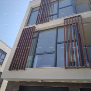 Prodaja dvoetažnog stana s parkirnim mjestom i vrtom, Rovinj! B1/B