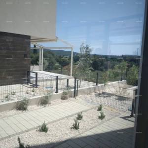 Prodaja dvoetažnog stana s parkirnim mjestom i vrtom, Rovinj! B1/B