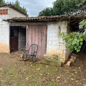 Prodaja dvojne kuće sa pomoćnim objektom (manja kuća) i zemljištem, Pula!