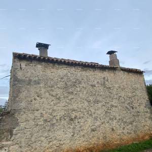 Prodaja dvojne kuće sa pomoćnim objektom (manja kuća) i zemljištem, Pula!