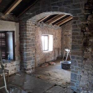 Prodaja kamene kuće u roh-bau fazi, Motovun!