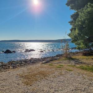 PRODAJA K.Štafilić zemljiste pokraj mora, pravomoćna građevinska dozvola