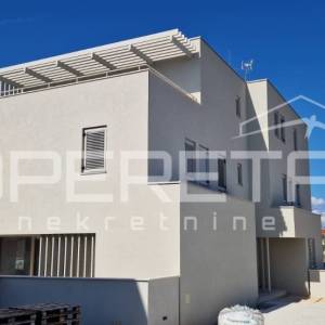 Novogradnja – luksuzna kuća s bazenom, 239 m2, Mletak – Privlaka, Zadar