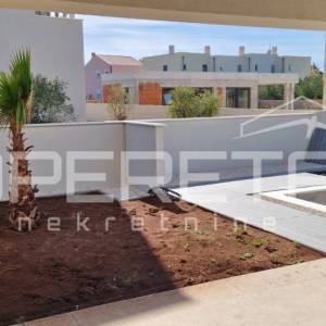 Novogradnja – luksuzna kuća s bazenom, 239 m2, Mletak – Privlaka, Zadar