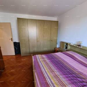 Prodaja kuće s dvije stambene jedinice, pomoćnim objektom i garažom, Ližnjan!