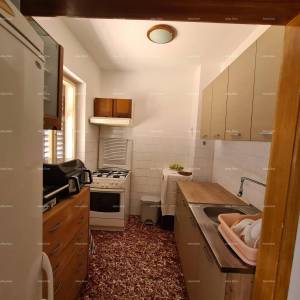 Prodaja kuće s dvije stambene jedinice, pomoćnim objektom i garažom, Ližnjan!