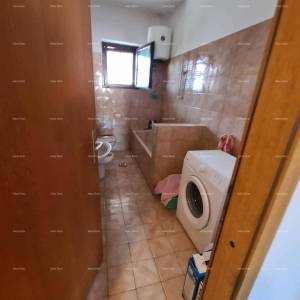 Prodaja kuće s dvije stambene jedinice, pomoćnim objektom i garažom, Ližnjan!