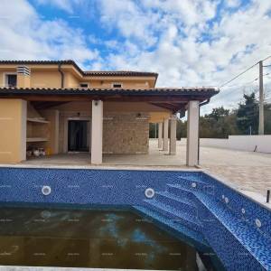 Prodaja kuće sa bazenom - Svetvinčenat