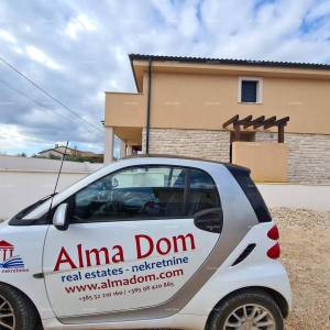 Prodaja kuće sa bazenom - Svetvinčenat