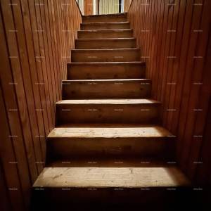 Prodaja kuće sa dvorištem u nepodrednoj blizini centra, Buje!