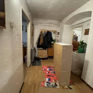 Prodaja kuće sa dvorištem u nepodrednoj blizini centra, Buje!