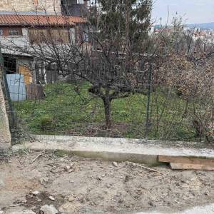 Prodaja kuće sa dvorištem u nepodrednoj blizini centra, Buje!