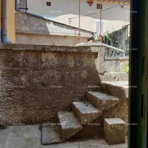 Prodaja lijepo uređene, renovirane istarske kuće s šternom, Marčana!