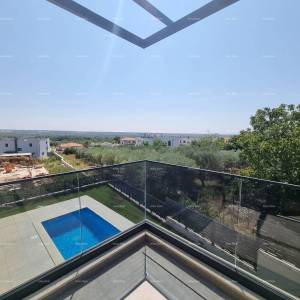 Prodaja luksuznog, dvoetažnog stana s bazenom, Tar! S2