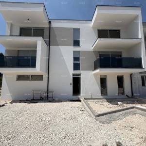 Prodaja luksuznog stana s parkirnim mjestom i pogledom na more, Ližnjan!