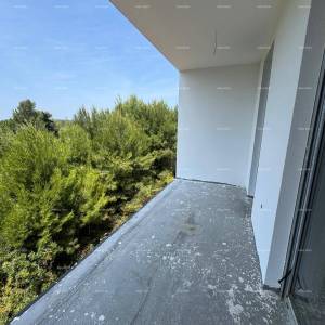 Prodaja luksuznog stana s parkirnim mjestom i pogledom na more, Ližnjan!