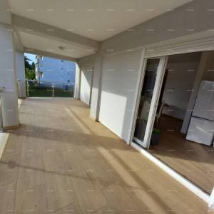 Prodaja namještenog stana s parkirnim mjestom na odličnoj lokaciji, Fažana!