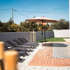 Prodaja novoizgrađene, moderne katnice sa bazenom u neposrednoj blizini mora, Pomer!