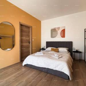 Prodaja novoizgrađene, moderne katnice sa bazenom u neposrednoj blizini mora, Pomer!