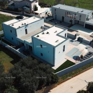 Prodaja novoizgrađene, moderne katnice sa bazenom u neposrednoj blizini mora, Pomer!