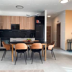 Prodaja novoizgrađene, moderne katnice sa bazenom u neposrednoj blizini mora, Pomer!