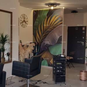 Prodaja poslovnog prostora s natkrivenim parking mjestom, Pula!,