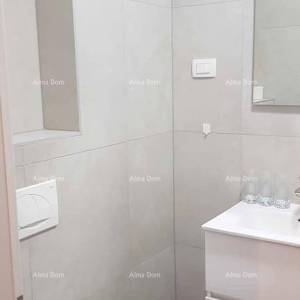 Prodaja poslovnog prostora s natkrivenim parking mjestom, Pula!,