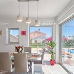 Prodaja prekrasne vile, blizina mjesta Marčane.