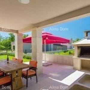 Prodaja prekrasne vile, blizina mjesta Marčane.