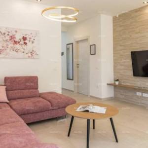 Prodaja Prekrasne vile sa bazenom, jaccuzzi-jem i pogledom na more, Fažana!