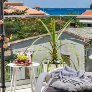 Prodaja Prekrasne vile sa bazenom, jaccuzzi-jem i pogledom na more, Fažana!