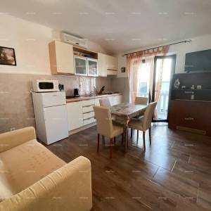 Prodaja prekrasne vile sa 6 apartmana na jednoj od najboljih lokacija u Supetaru, otok Brač!