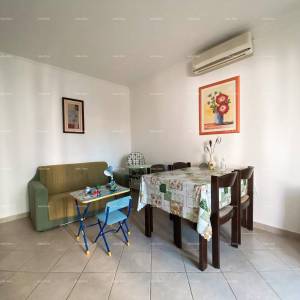 Prodaja prekrasne vile sa 6 apartmana na jednoj od najboljih lokacija u Supetaru, otok Brač!