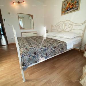 Prodaja prekrasne vile sa 6 apartmana na jednoj od najboljih lokacija u Supetaru, otok Brač!