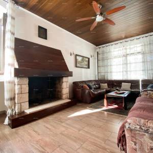 Prodaja prekrasne vile sa 6 apartmana na jednoj od najboljih lokacija u Supetaru, otok Brač!