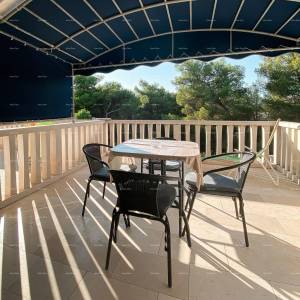 Prodaja prekrasne vile sa 6 apartmana na jednoj od najboljih lokacija u Supetaru, otok Brač!