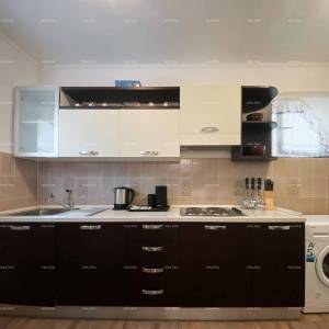 Prodaja prekrasne vile sa 6 apartmana na jednoj od najboljih lokacija u Supetaru, otok Brač!