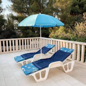 Prodaja prekrasne vile sa 6 apartmana na jednoj od najboljih lokacija u Supetaru, otok Brač!