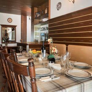 Prodaja prekrasne vile sa 6 apartmana na jednoj od najboljih lokacija u Supetaru, otok Brač!