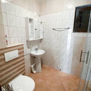 Prodaja prekrasne vile sa 6 apartmana na jednoj od najboljih lokacija u Supetaru, otok Brač!