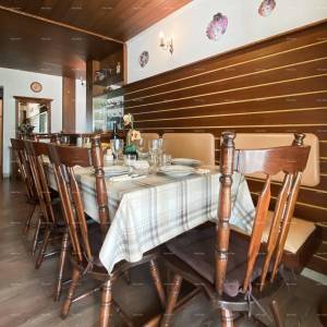 Prodaja prekrasne vile sa 6 apartmana na jednoj od najboljih lokacija u Supetaru, otok Brač!