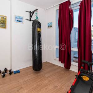 Prodaja, Split, stan 145 m2, izvrsna lokacija, cijela etaža 3.kata