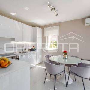 Funtana – stan u prizemlju s dvije spavaće sobe i vrtom.