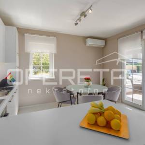 Funtana – stan u prizemlju s dvije spavaće sobe i vrtom.